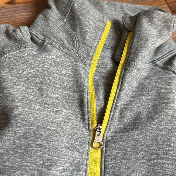 Lululemon half zip pullover gray with yellow trim 6 - Picture 5 of 5